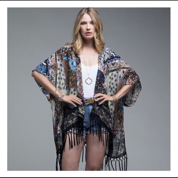 Paisley Print Fringe Short Kimono - Picture 2 of 6